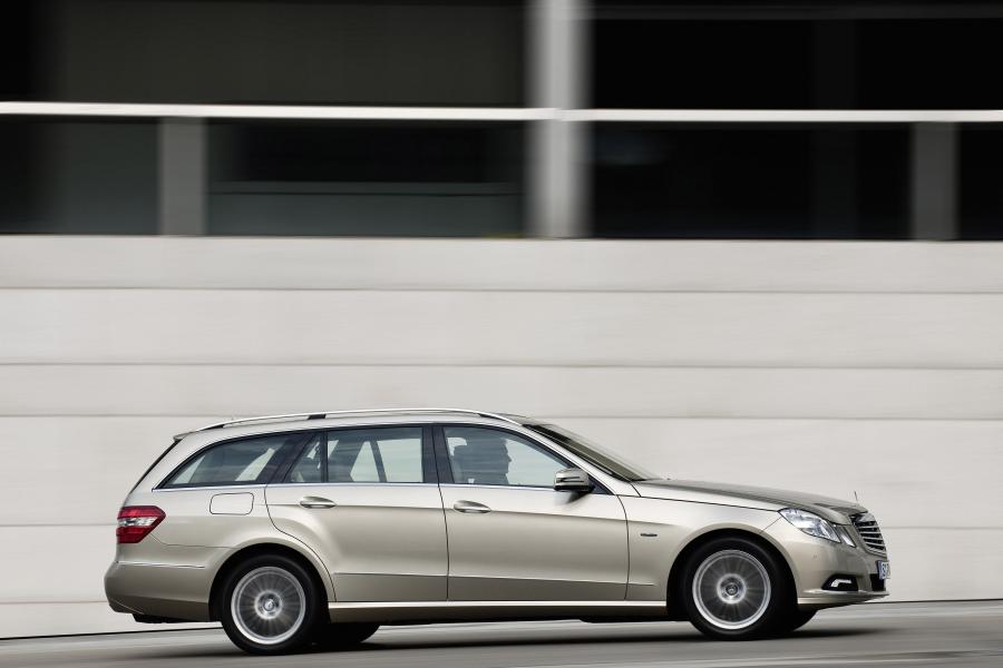  Mercedes-Benz E-Class Estate 2010 года  (фото 30 из 65)